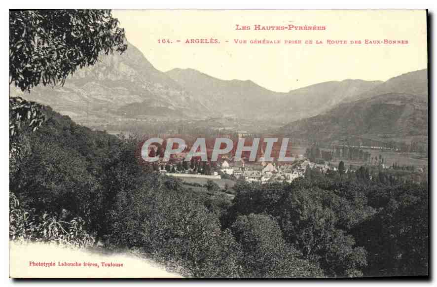 CPA Les Hautes Pyrenees Argeles Vue generale prise de la route des Eaux Bonnes 