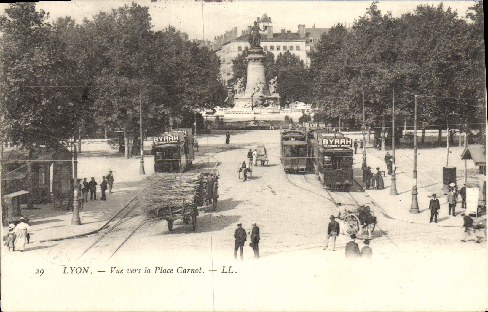 CPA Lyon Vue vers la Place Carnot Tramways