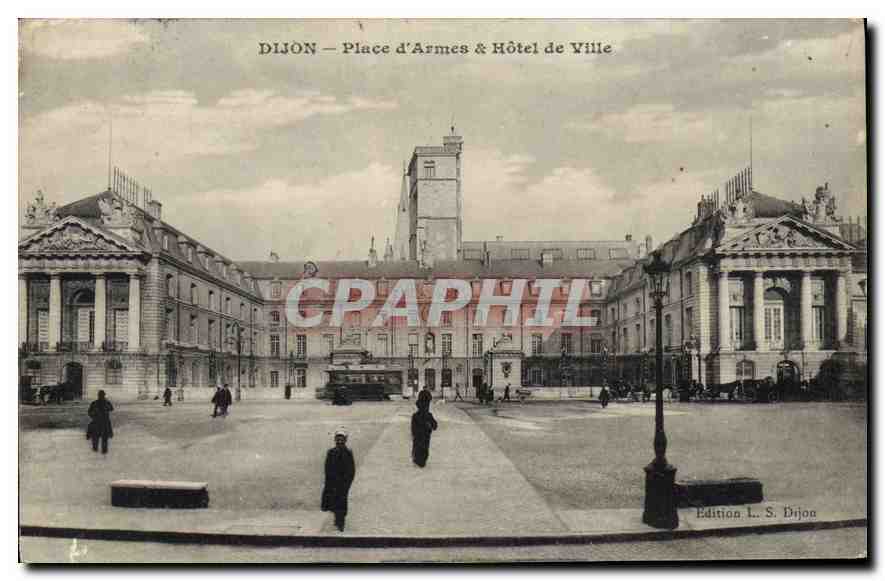 CPA Dijon Place d'Armes et hotel de Ville 