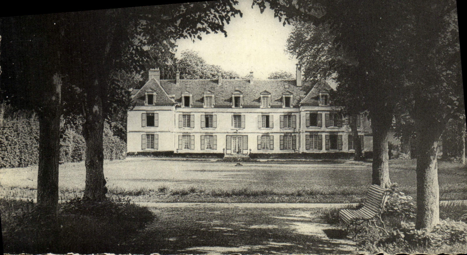 Château de Fontainebleau-Avon — Vue du parc — Le Prieuré