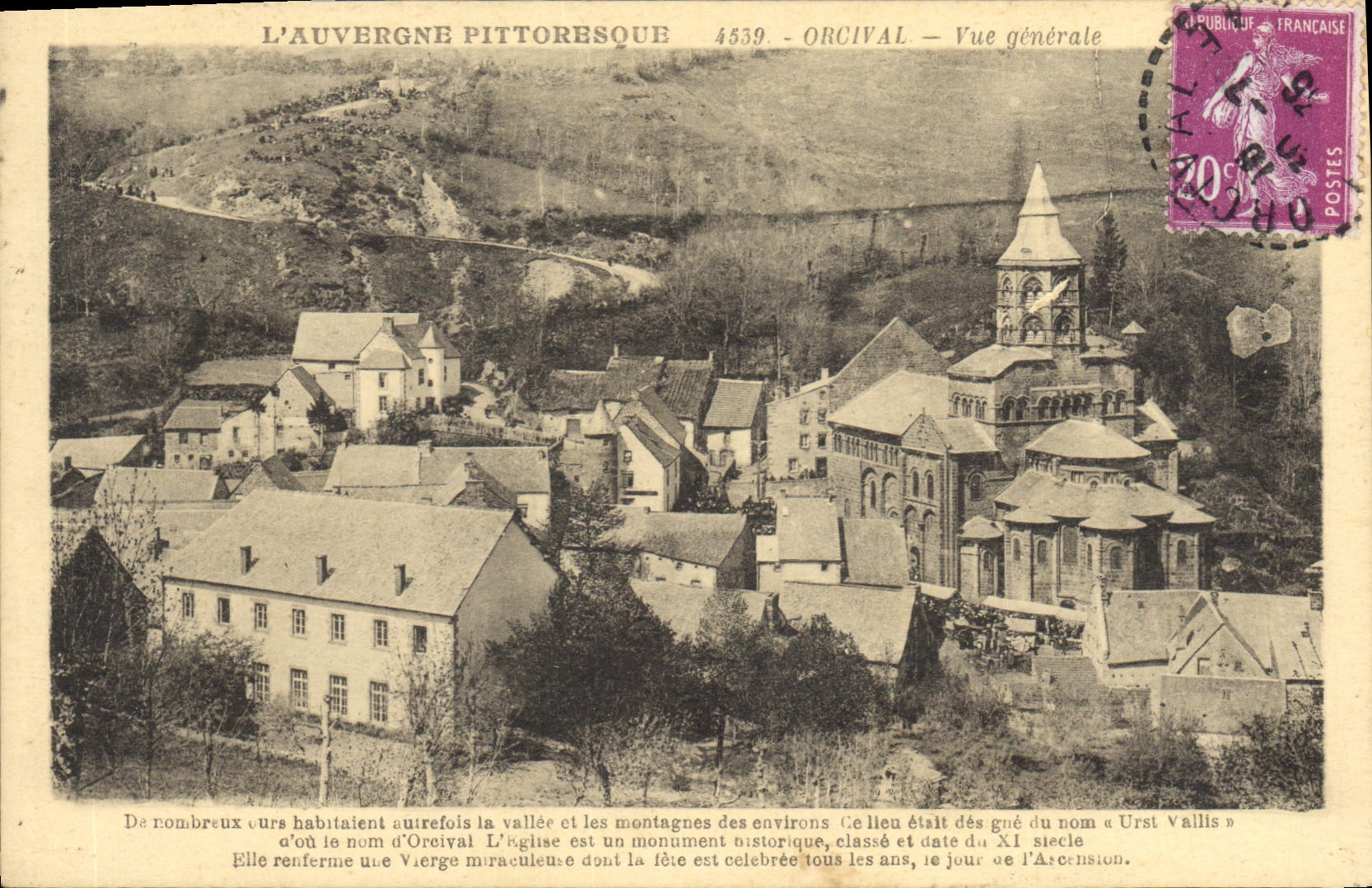 CPA L'Auvergne Pittoresque Orcival vue generale 