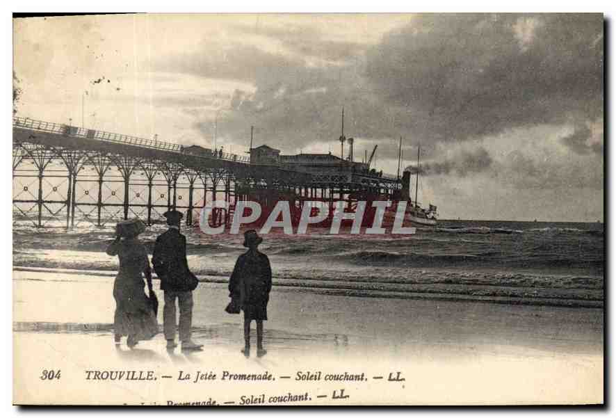 CPA Trouville la Jetee Promenade Soleil Couchant 