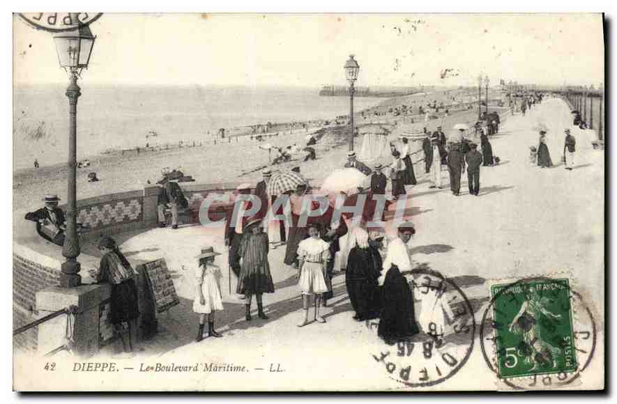 CPA Dieppe le Boulevard Maritime 