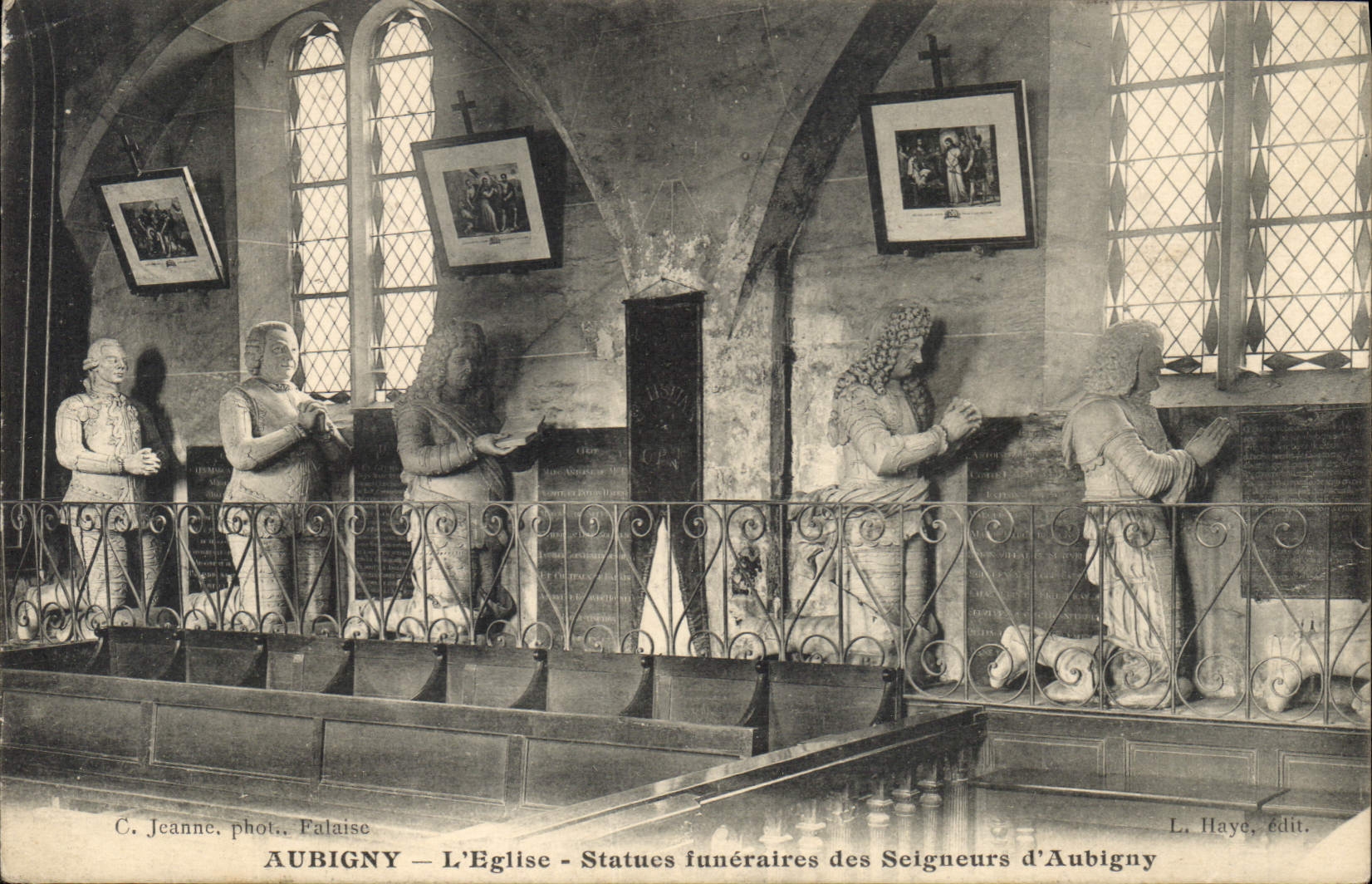 Aubigny — L'Église — Statues funéraires des Seigneurs d'Aubigny — C. Jeanne, phot. Palaise — L. Haye, édit.
