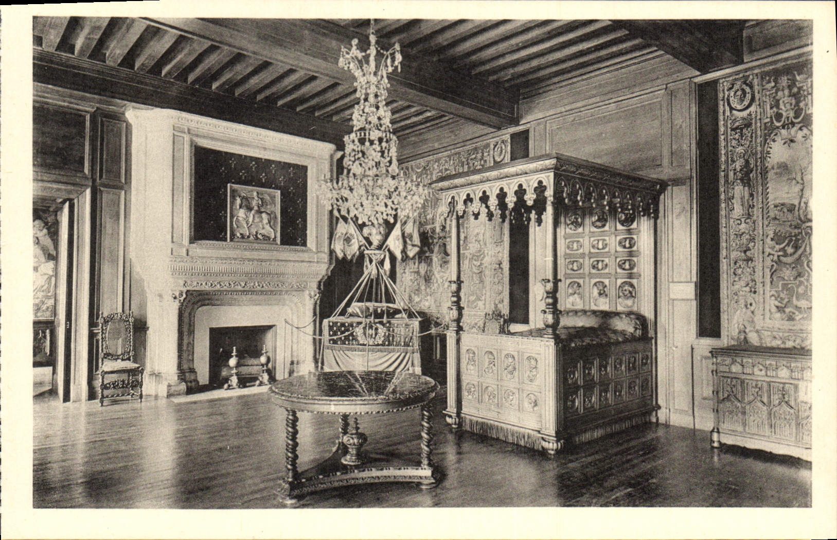 Chambre de Henri IV — Château de Pau — Édition des Musées Nationaux n°24
