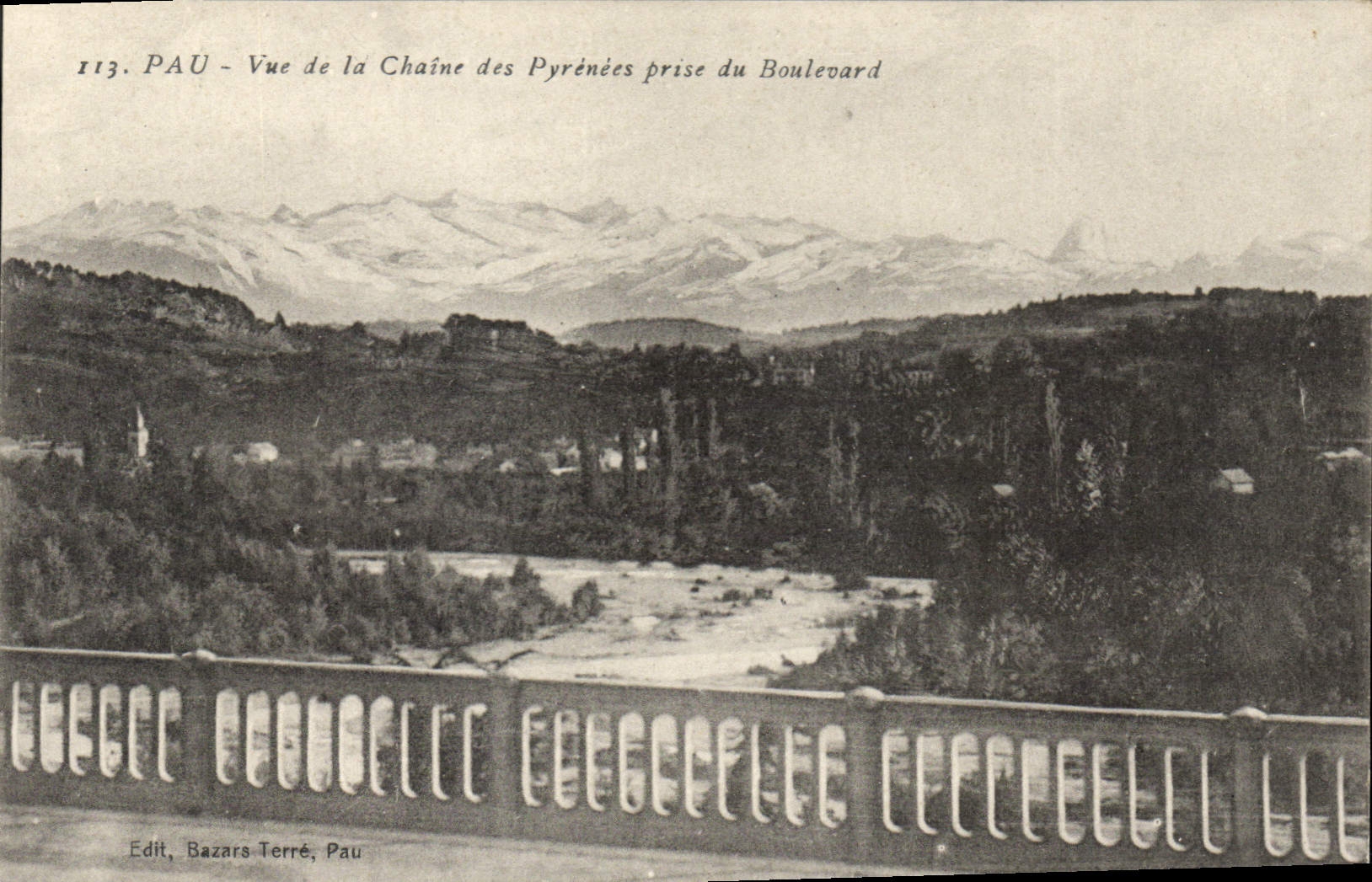 Pau - Vue de la Chaîne des Pyrénées prise du Boulevards — Bazars Terré, Pau, n°113