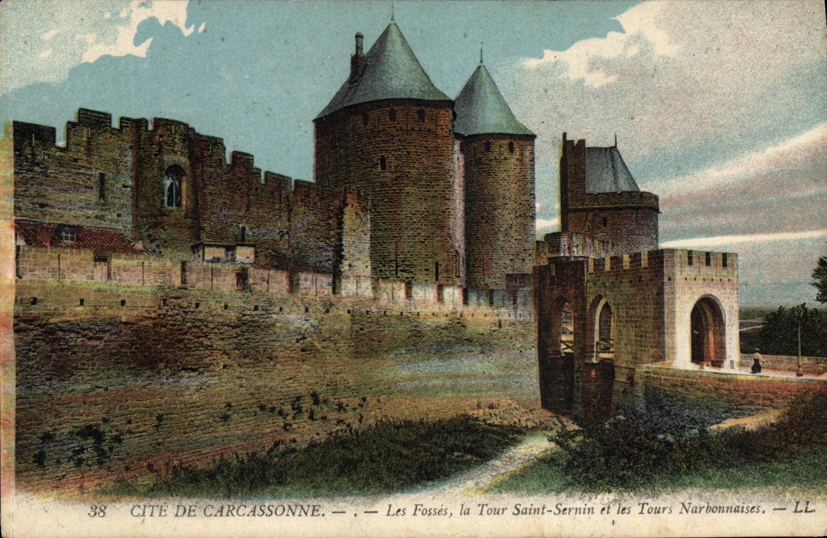 CPA Cite de Carcassonne les Fosses la Tour Saint Sermin et les Tour Narbonnaises 
