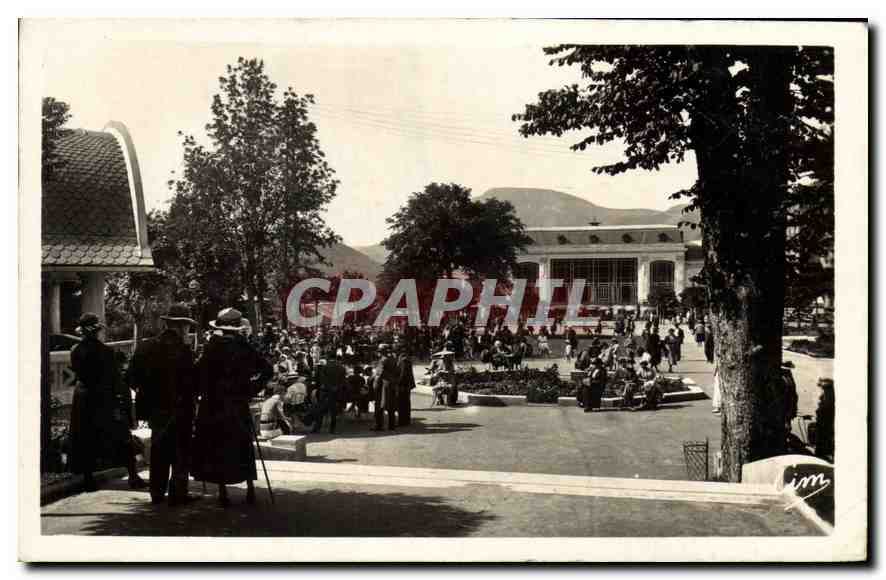 CPA Le mont Dore P de D Le Casino et le Parc 