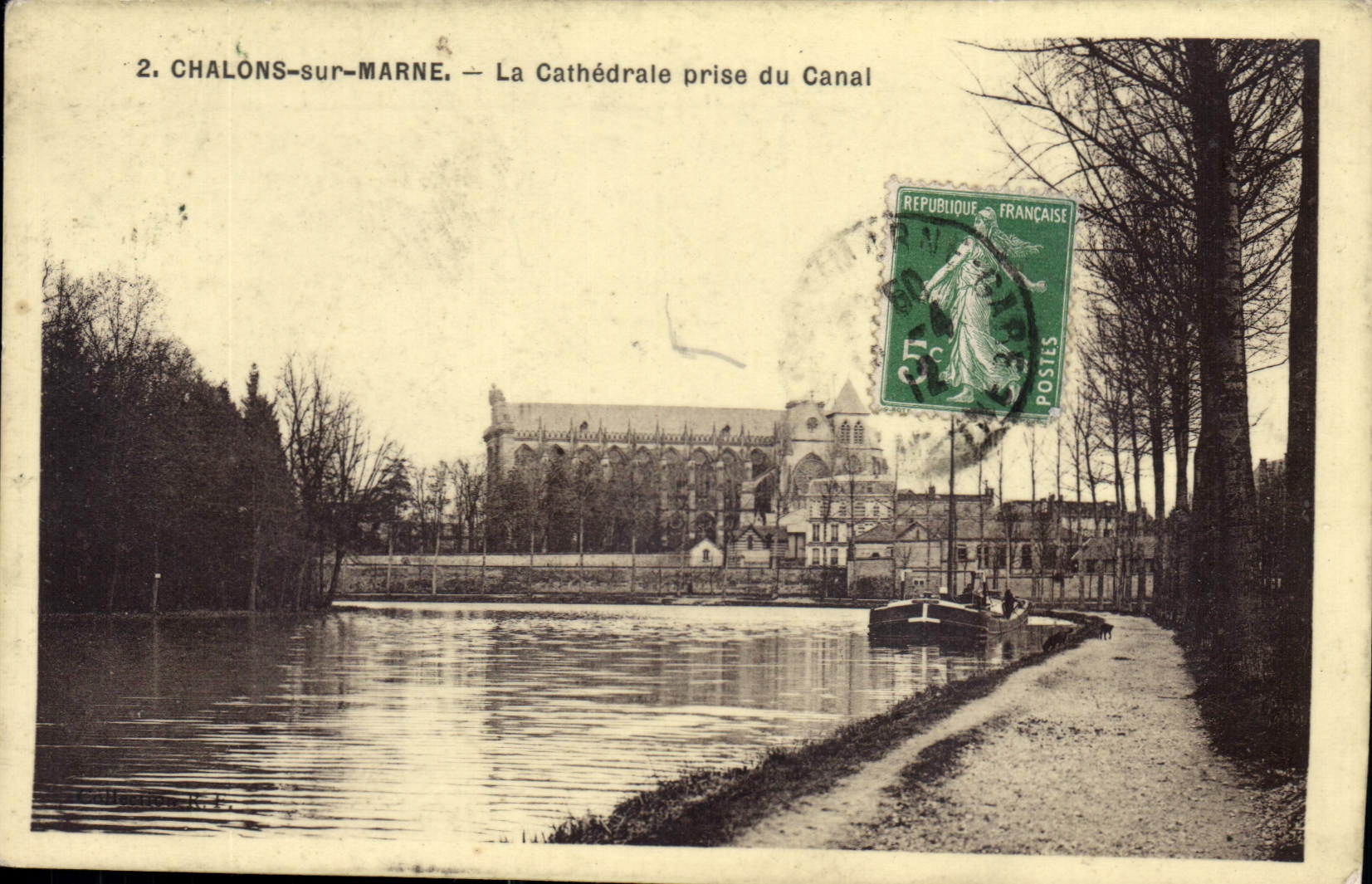 CPA Chalons sur Marne La Cathedrale prise du Canal 