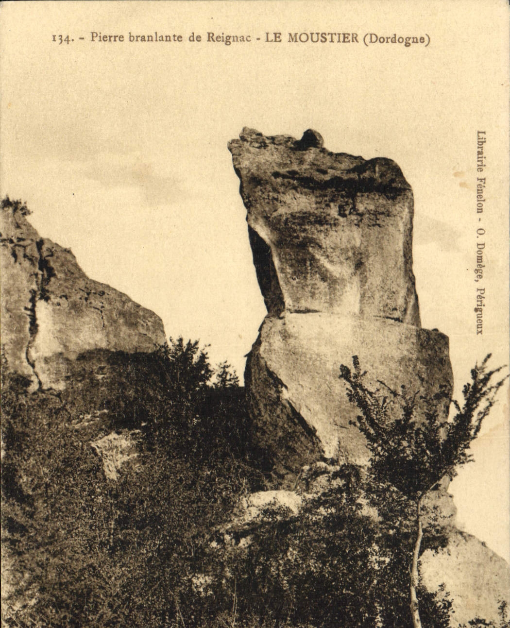 CPA Pierre branlante de Reignac Le Moustier Dordogne 