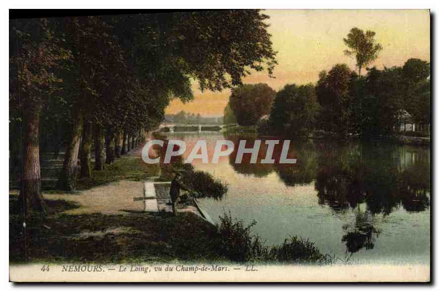 CPA Nemours Le Loing vu du Champ de Mars 