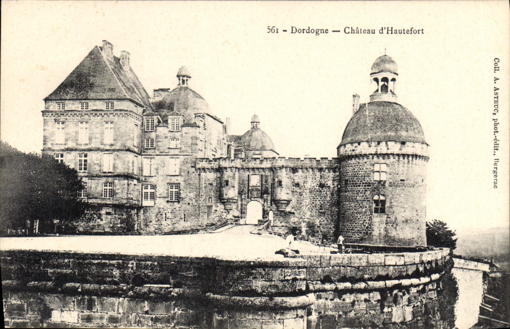 Château d'Hautefort — Dordogne — Coll. A. Astrung, phot. et chil., Périgord