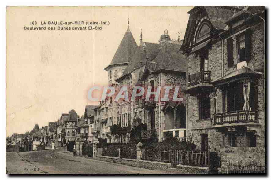 CPA La Baule sur Mer Loire inf Boulevard des Dunes devant El Cid 