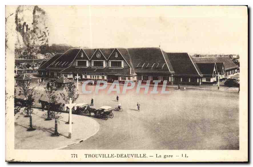 CPA Trouville Deauville La Gare 