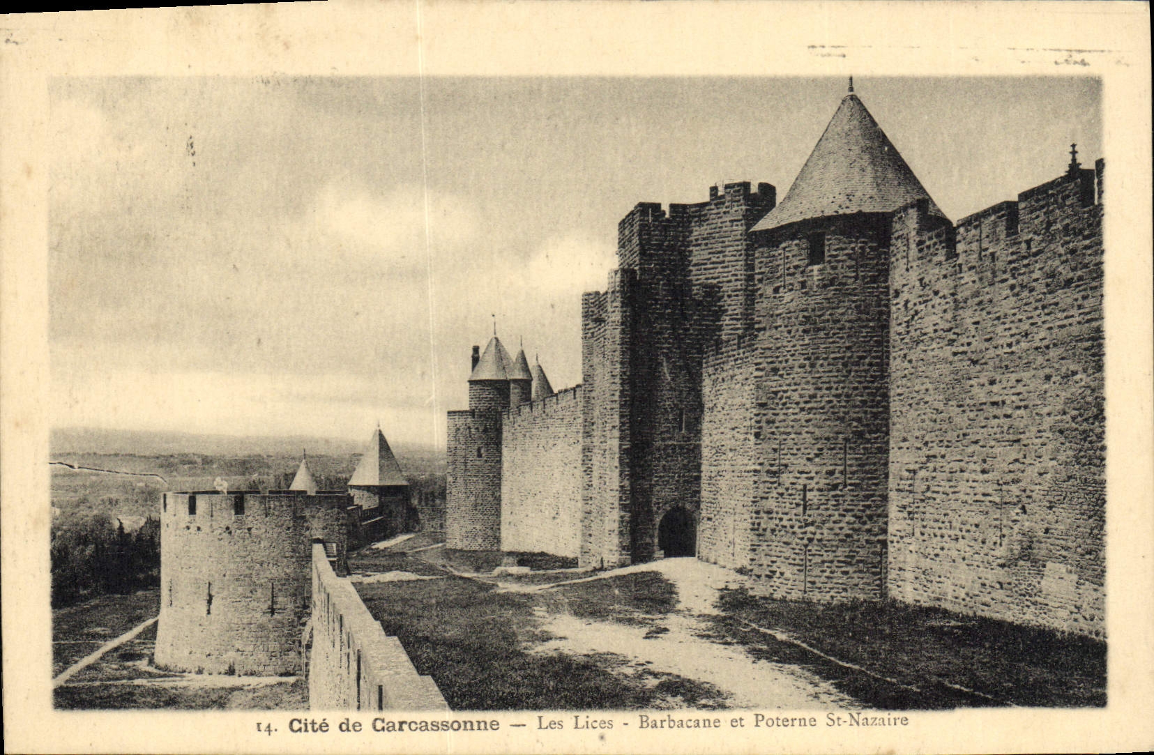 CPA Cite de Carcassonne Les Lices Barbacane et Poterne St Nazaire 