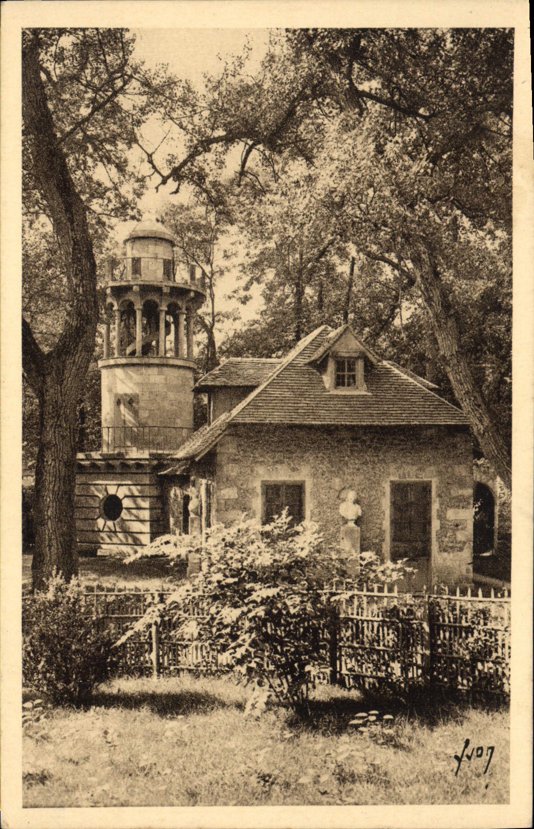 CPA Versaille Seine et Oise Petit Trianon La Laiterie 