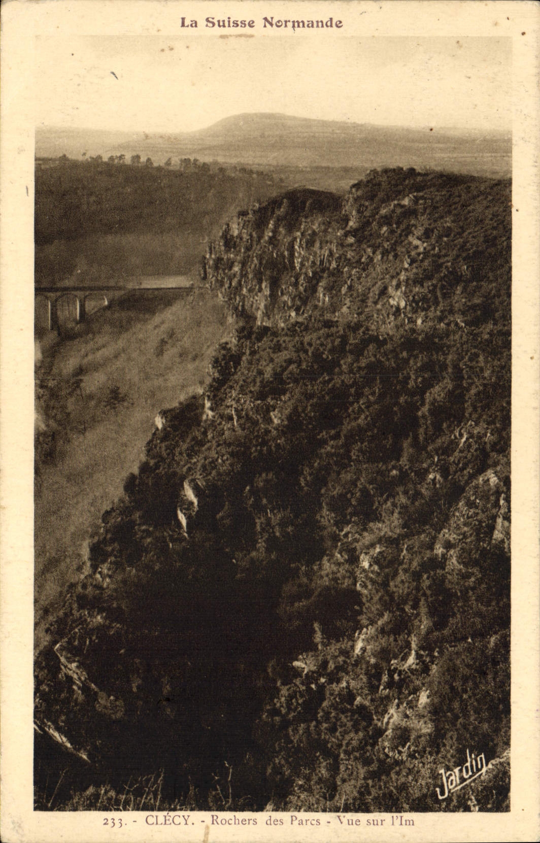 CPA La Suisse Normande Clecy Rochers des Parcs Vue sur l'Im 