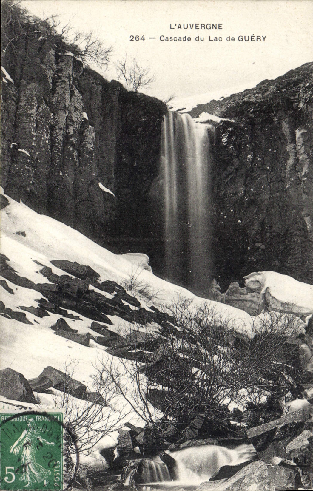 CPA l'Auvergne Cascade du Lac de Guery 