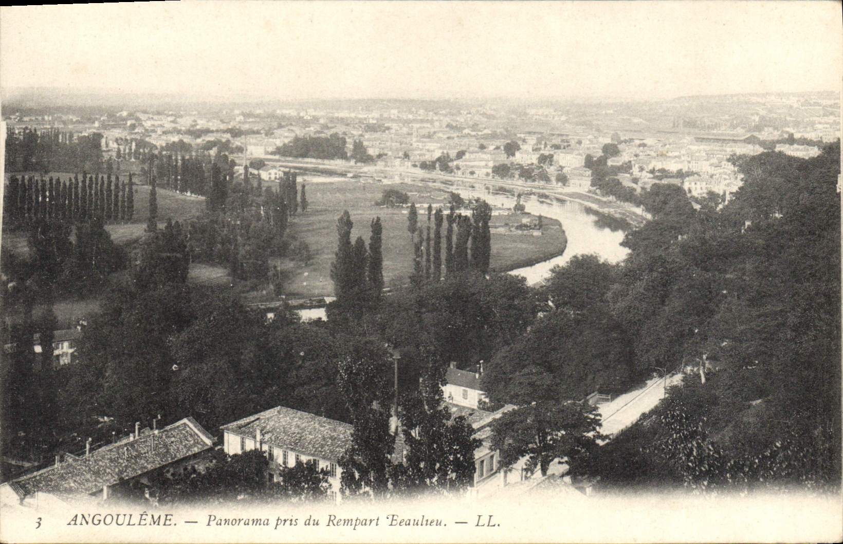 CPA Angouleme Panorama pris du Rempart Beaulien 