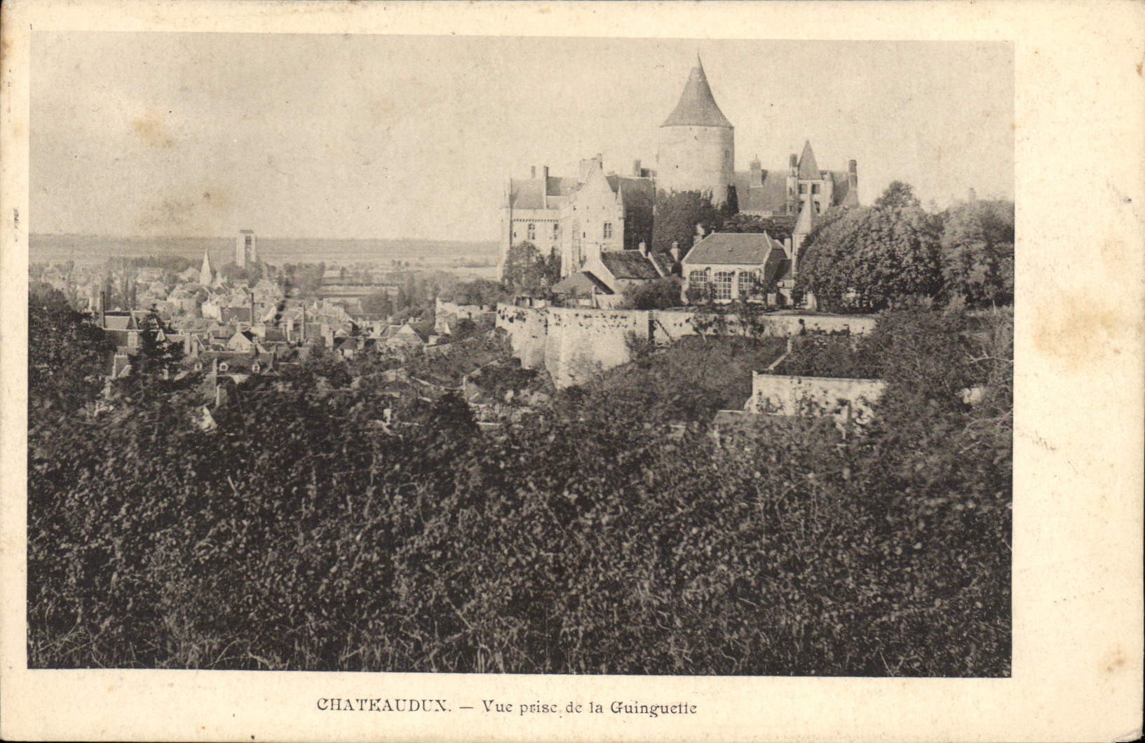 CPA Chateaudun Vue prise de la Guinguette 