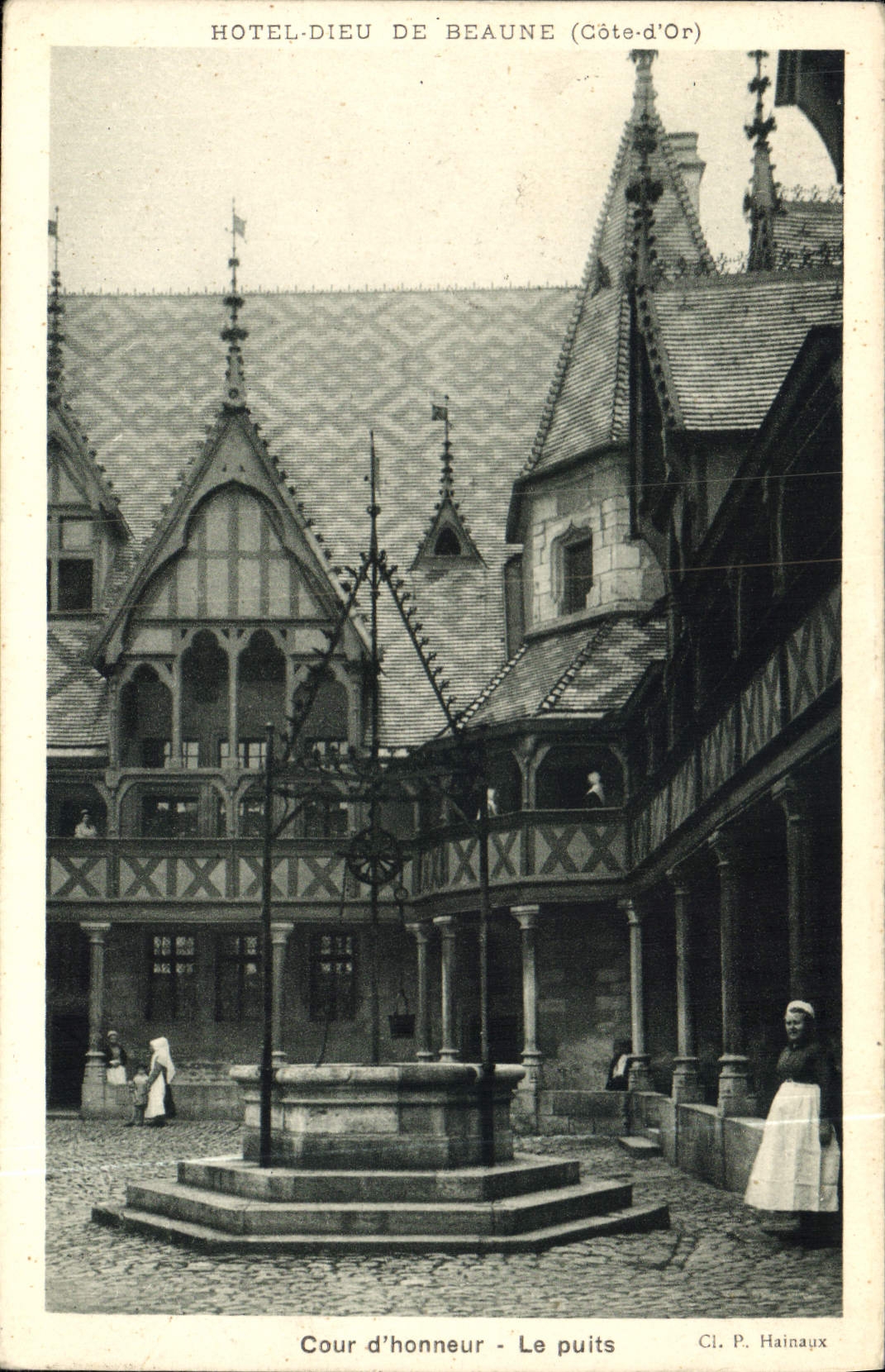 CPA Hotel Dieu de Beaune Cote d'Or Cour d'honneur Le Puits 