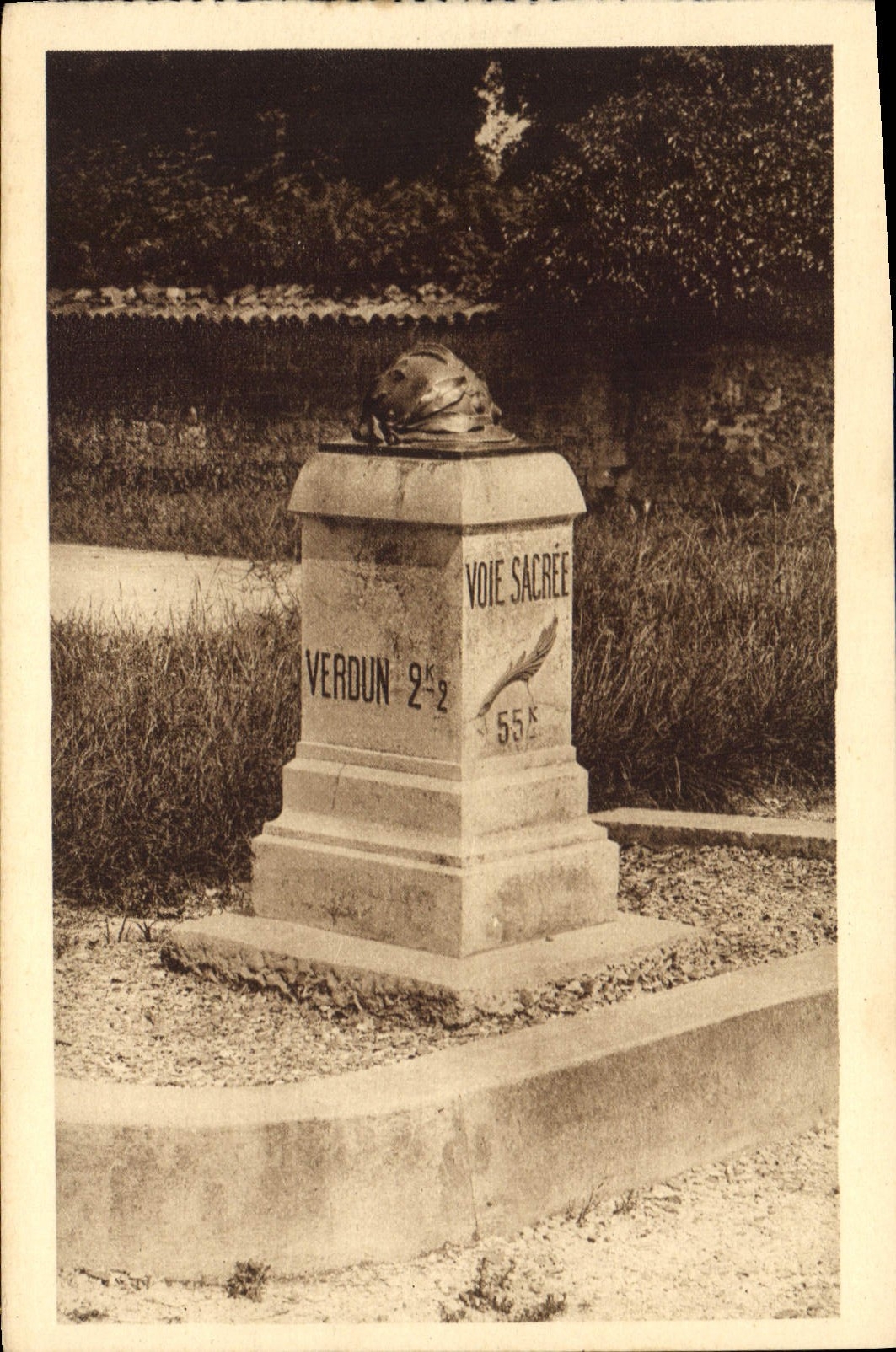 Bornes de la Voie Sacrée — Verdun — Édition V. G.