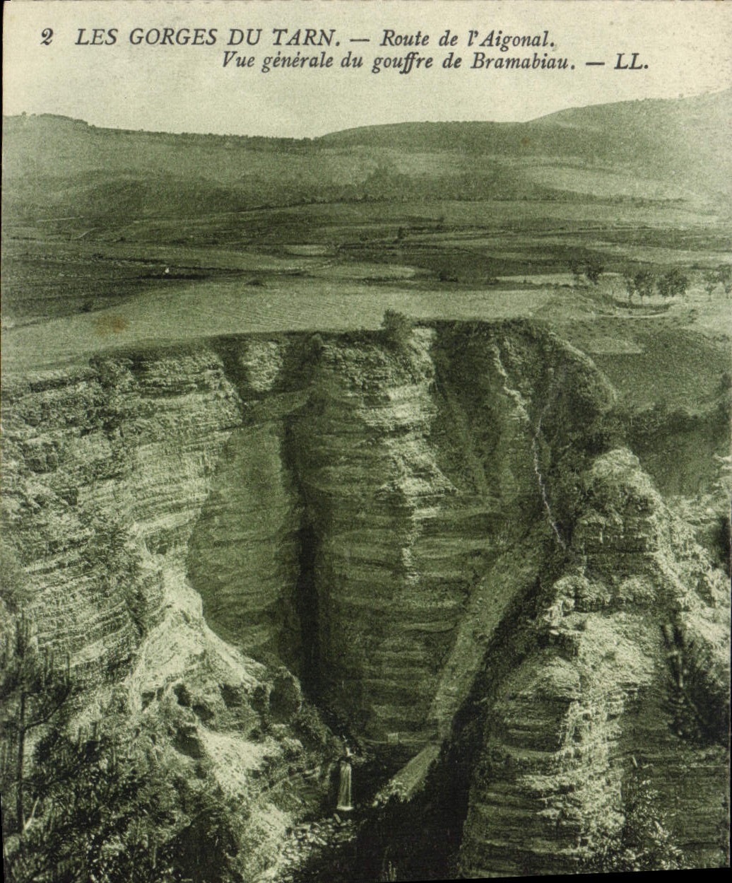 Les Gorges du Tarn — Vue générale du gouffre de Bramabiau — LL.