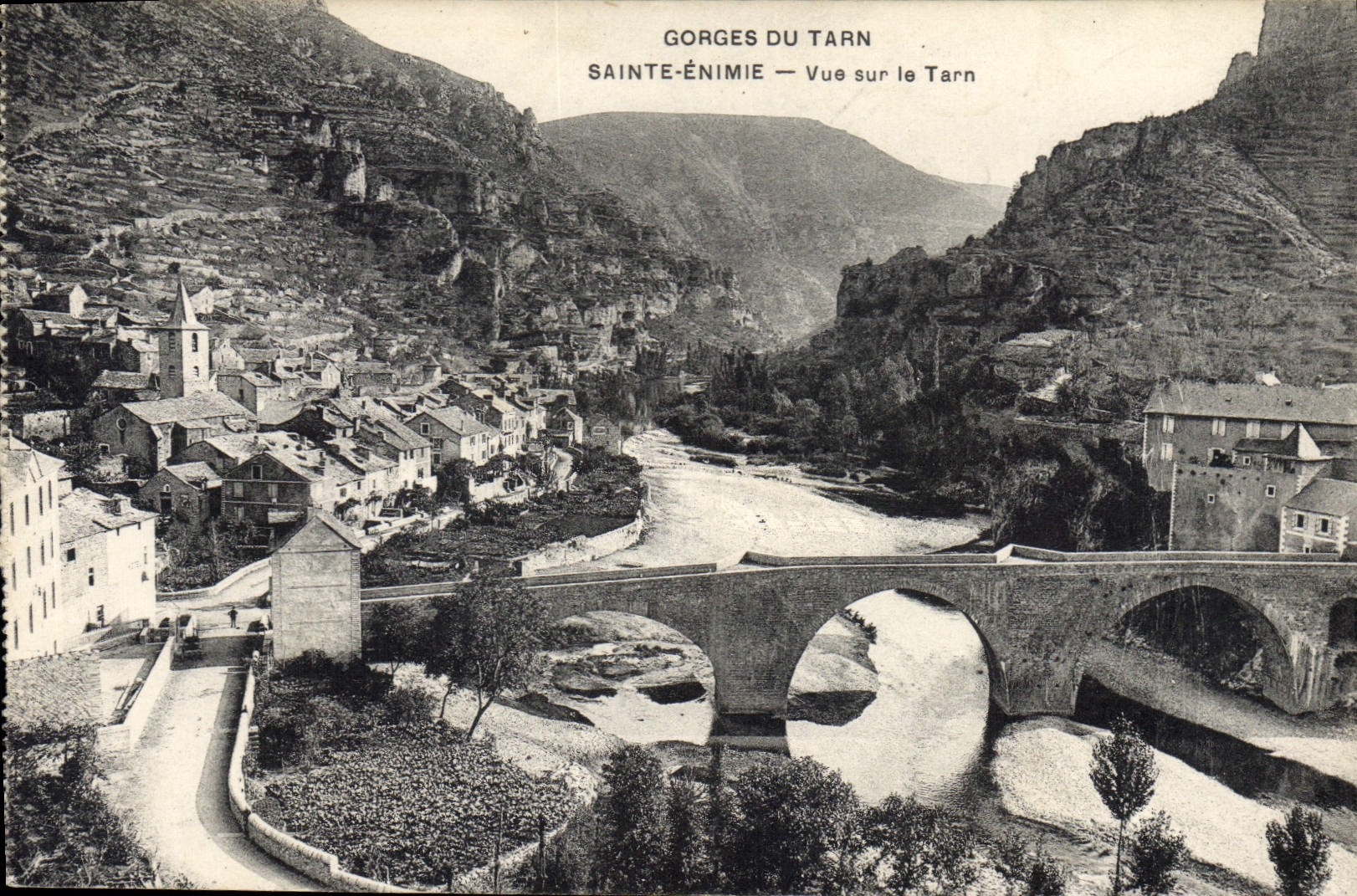 Gorges du Tarn — Sainte-Énimie — Vue sur le Tarn