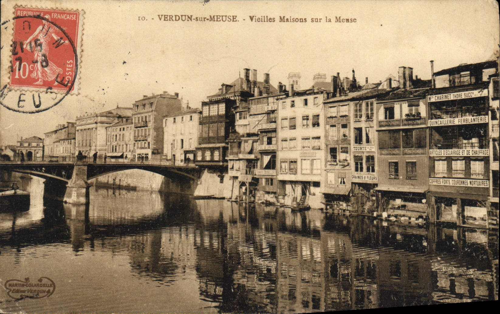 CPA Verdun sur Meuse Vieilles Maisons sur la Meuse 