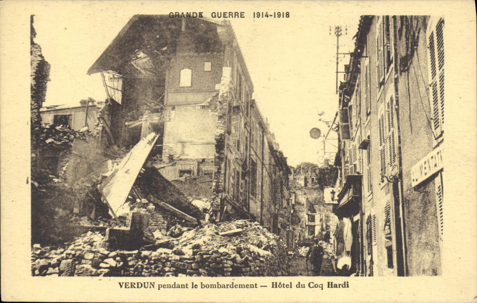 Verdun pendant le bombardement — Hôtel du Coq Hardi — Combier Wagonisau