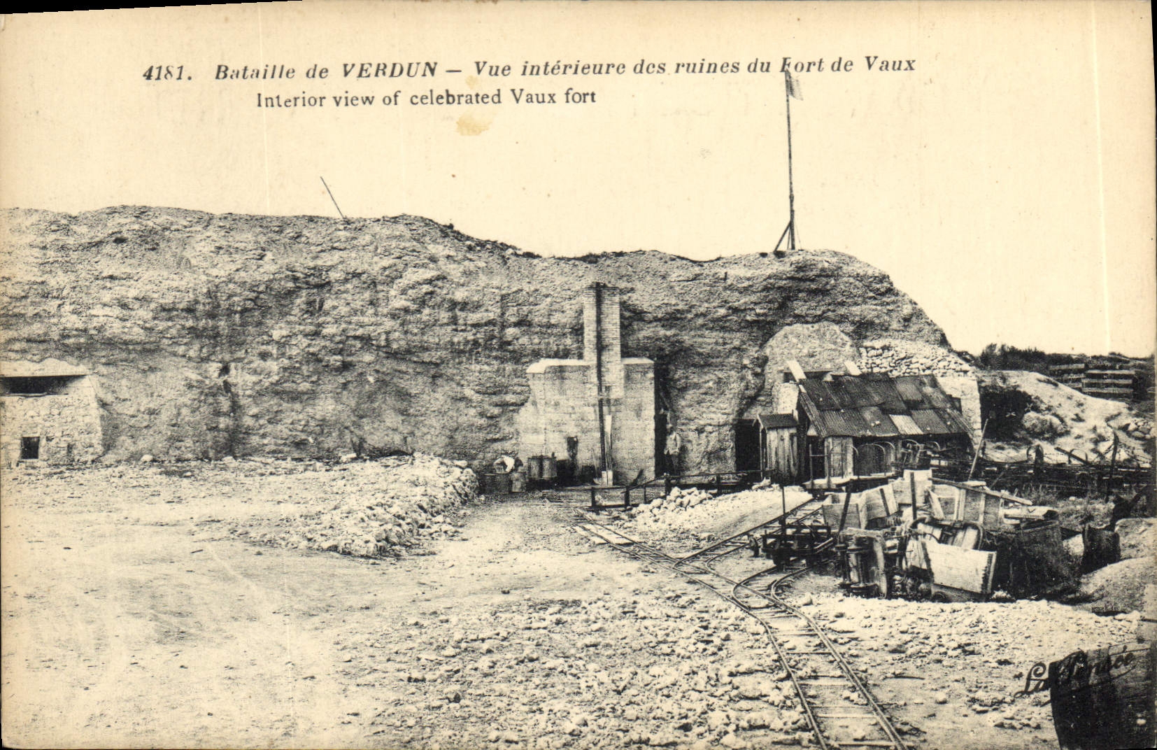 CPA Bataille de Verdun vue interieure des ruines du Fort de Vaux 