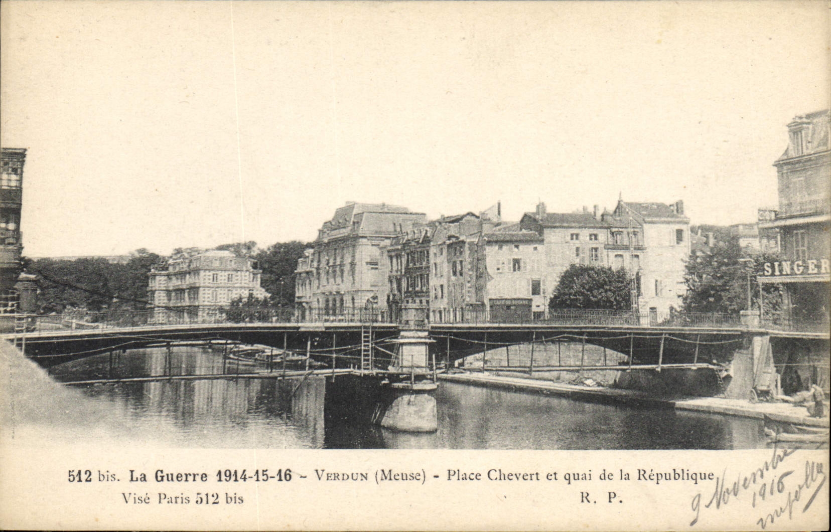 CPA La Guerre 1914 15 16 Verdun Meuse Place Chevert et Quai de la Republique 