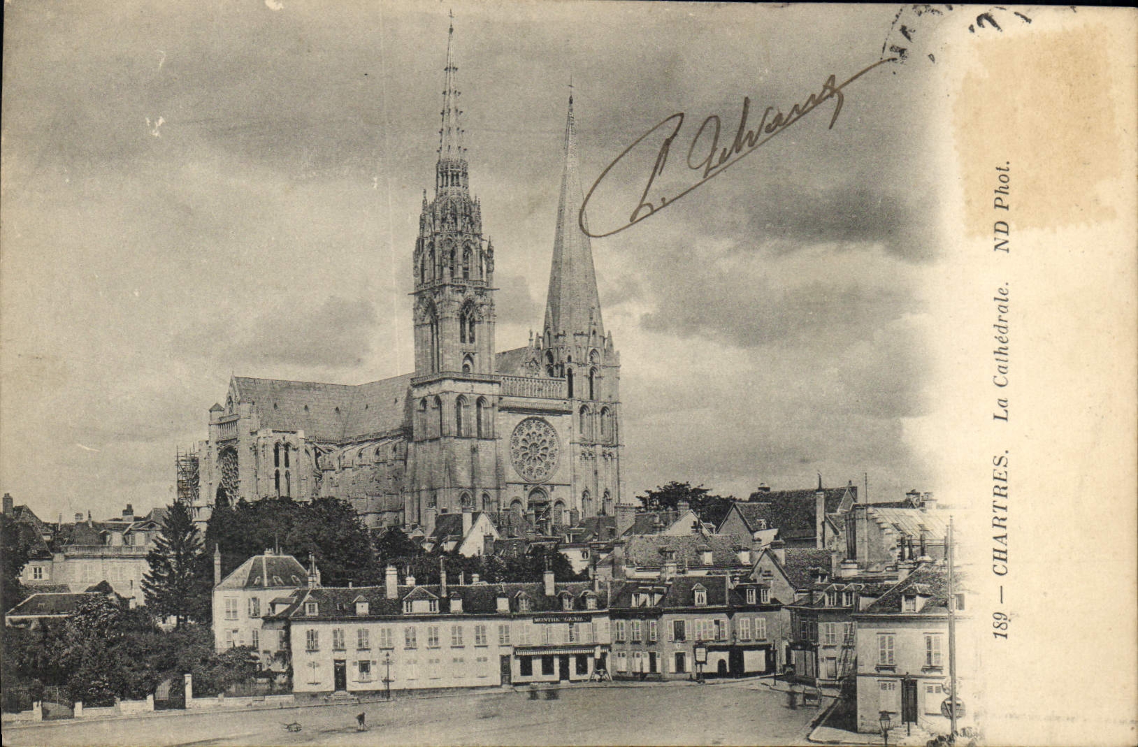 Chartres — La Cathédrale — L. Jehang, Phot. ND