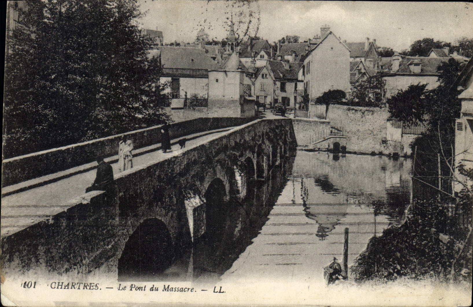 CPA Chartres le Pont du Massacre 