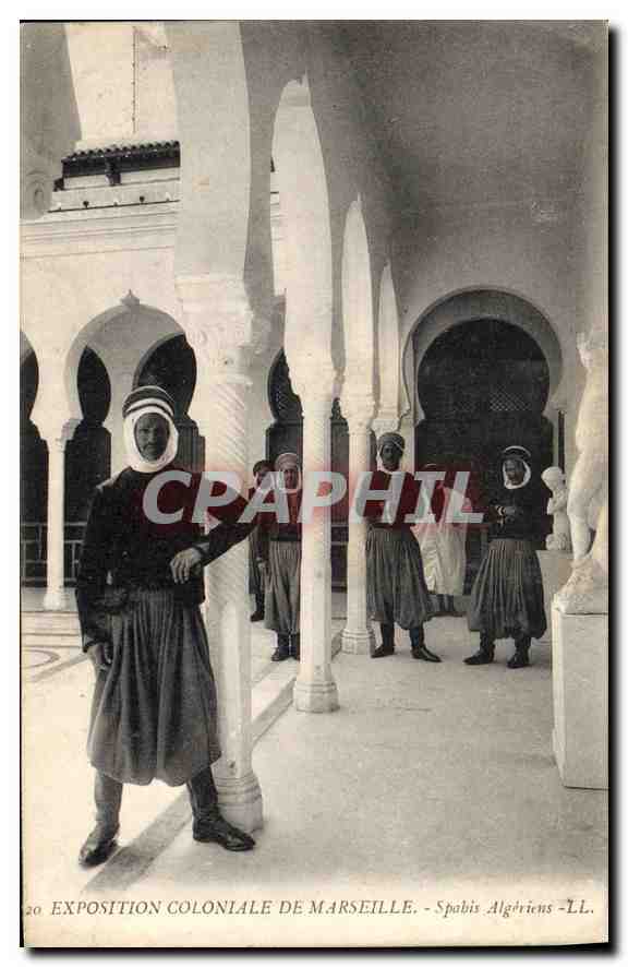 CPA Exposition Coloniale de Marseille Spahis Algeriens 