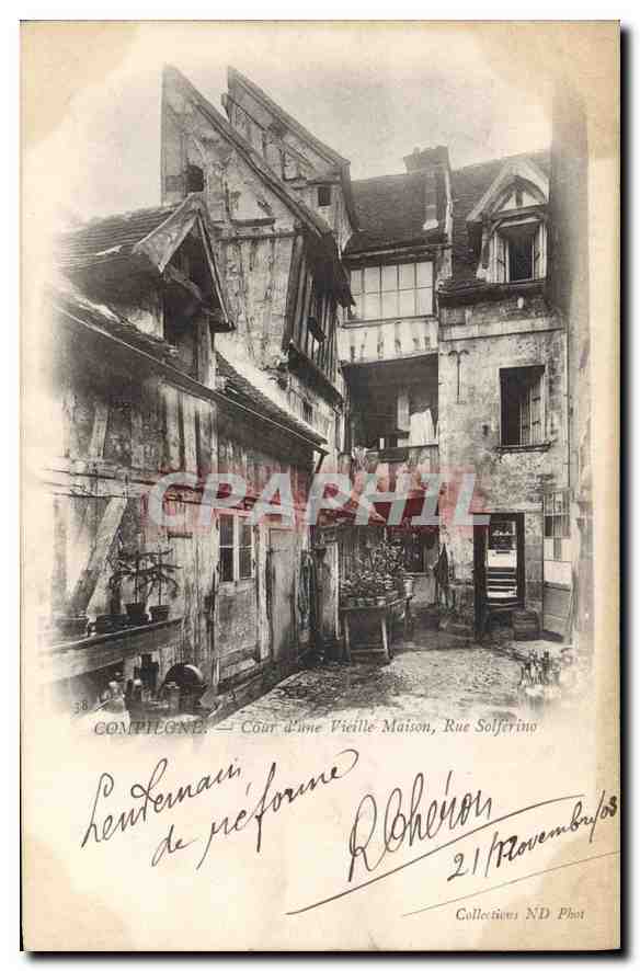 Compiegne — Cour d'une Vieille Maison, Rue Solferino — Collections ND Phot