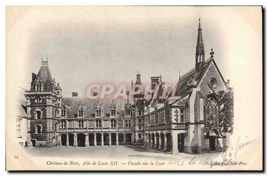 CPA Chateau de Blois Aile de Louis Ier Facade sur la Cour 