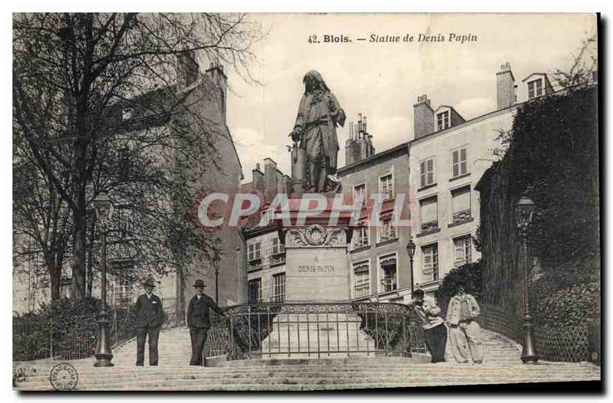 CPA Blois Statue de Denis Papin 