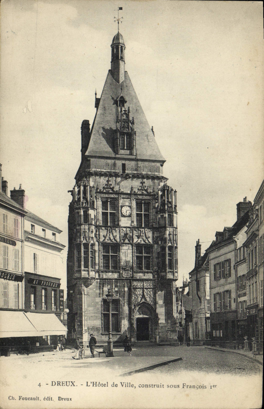 CPA Dreux L'Hotel de Ville construit sous Francois Ier 