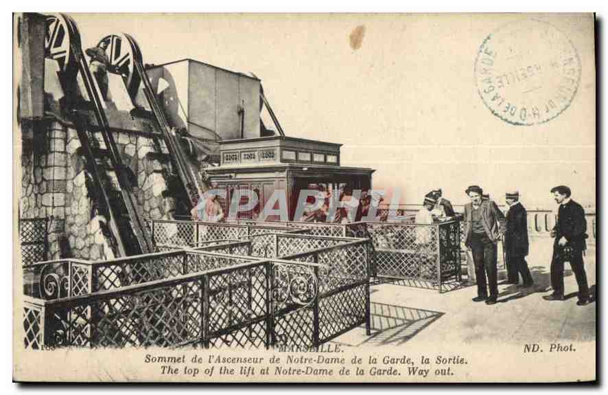 Sommet de l'Ascenseur de Notre-Dame de la Garde — Marseille — ND. Phot.