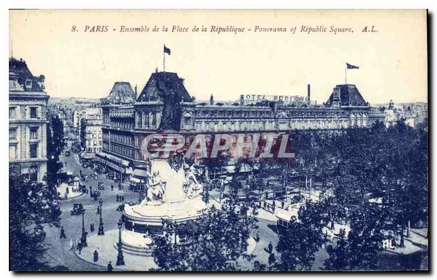CPA Paris Ensemble de la Place de la Republique 