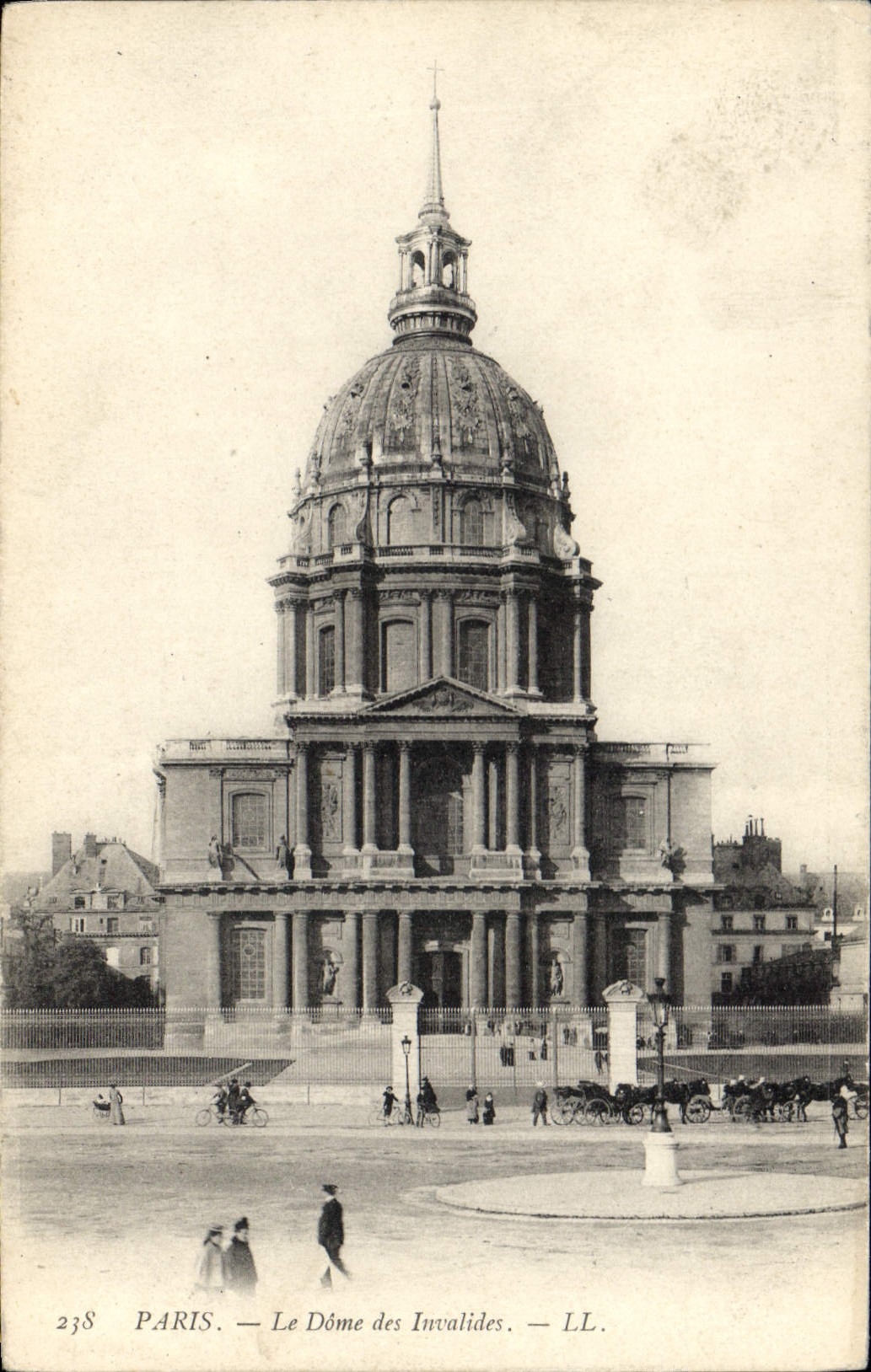 CPA Paris Le Dome des Invalides Paris