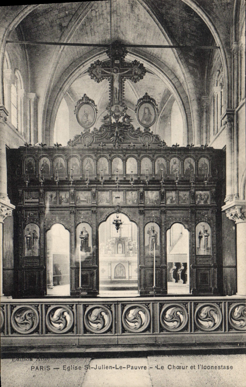 CPA Paris Eglise St Julien le Pauvre le Choeur et l'Iconoclaste