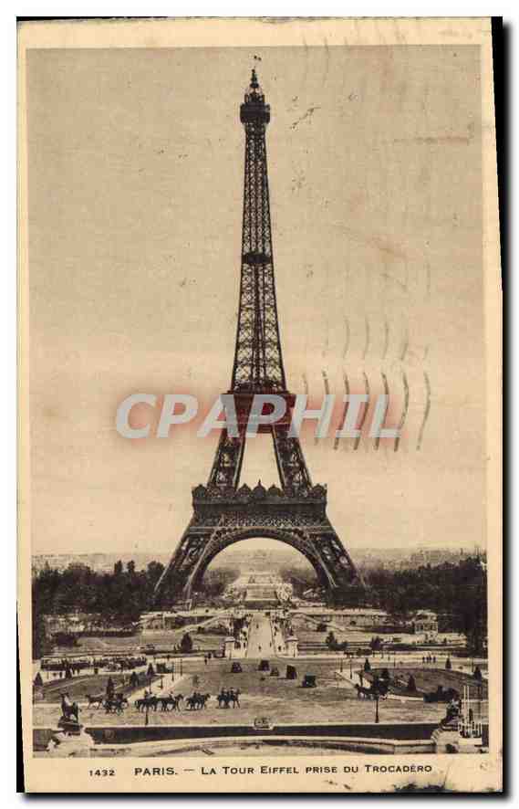 CPA Paris la Tour Eiffel prise du Trocadero 