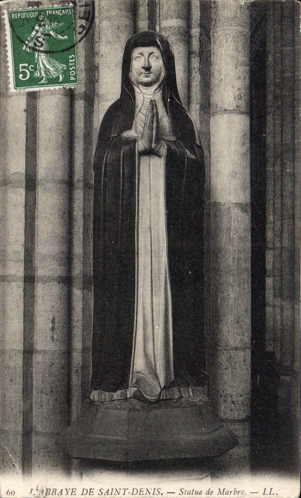 CPA L'Abbaye de Saint Denis statue de Marbre 