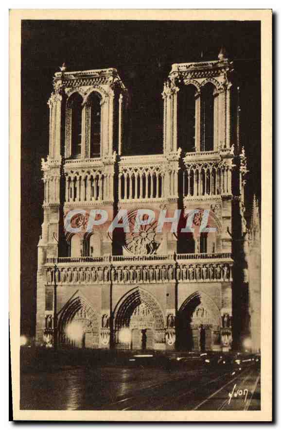 CPA Paris en flanant Notre Dame Illuminee 