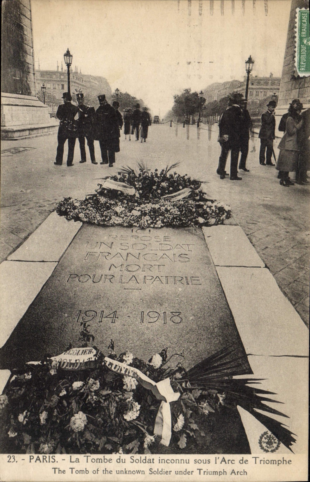 CPA Paris La Tombe du Soldat inconnu sous l'Arc de Triomphe 