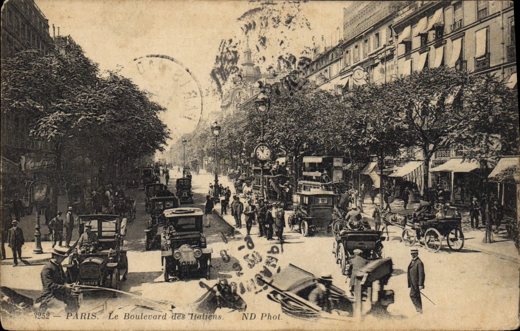 CPA Paris Le Boulevard des Italiens 