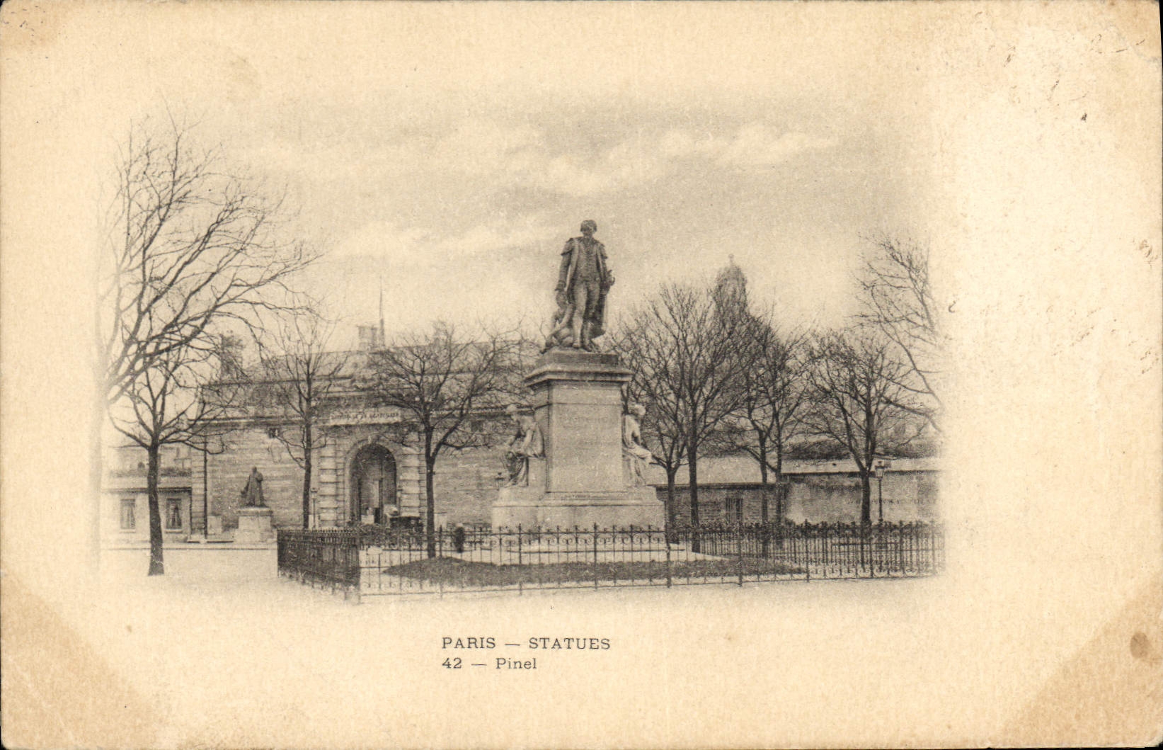 CPA Paris Statues Pinel 