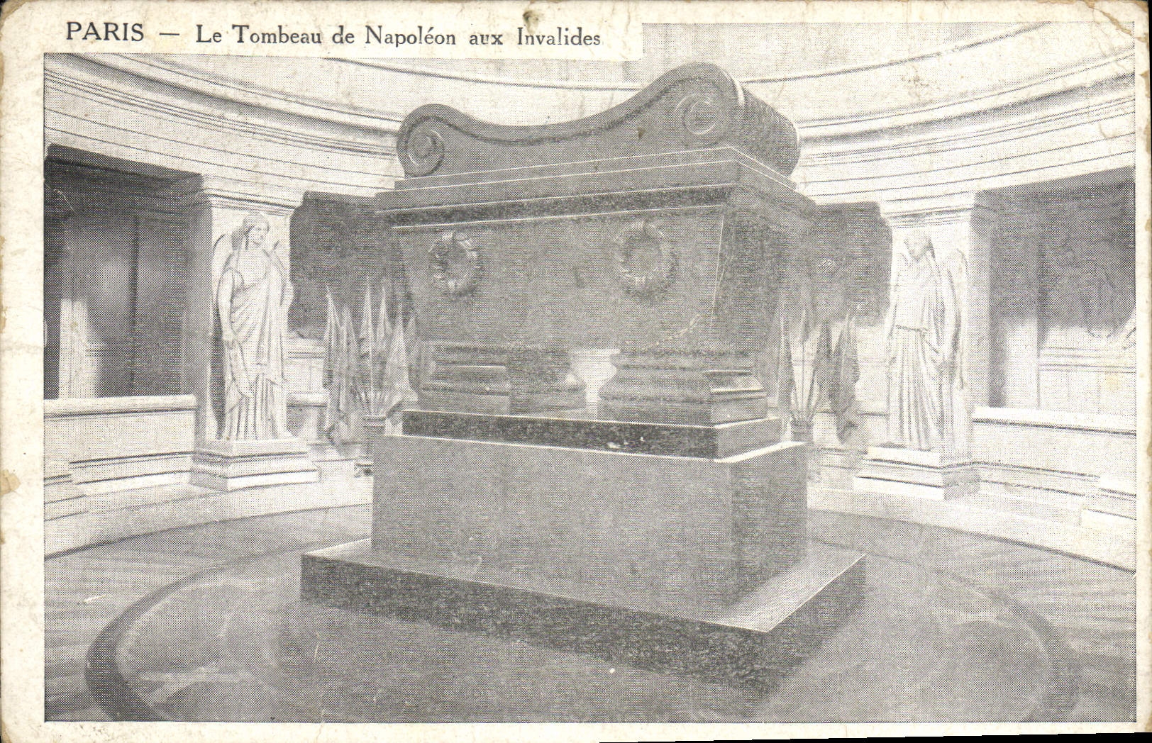 CPA Paris Le Tombeau de Napoleon aux Invalides 